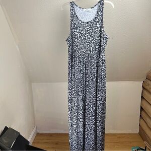 PAPAYA BRANCH Sleeveless Maxi Dress. NWOT. Size XL. Navy and White